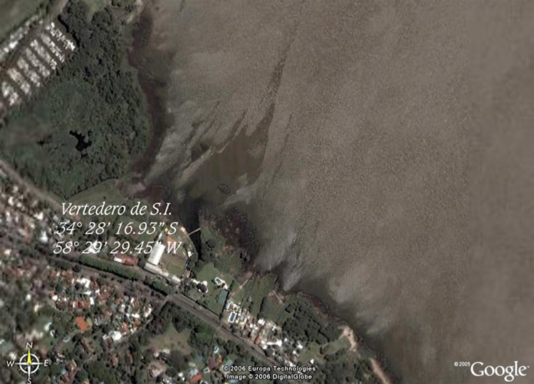costa de San Isidro y sus contaminantes bien visibles